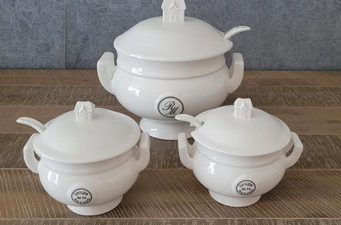 Riviera Maison soep terrine met 2 soepkommen, Huis en Inrichting, Keuken | Servies, Nieuw, Kom(men), Overige stijlen, Ophalen