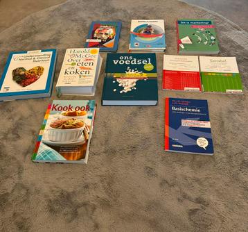 Voeding en dietetiek studieboeken set eerstejaars beschikbaar voor biedingen