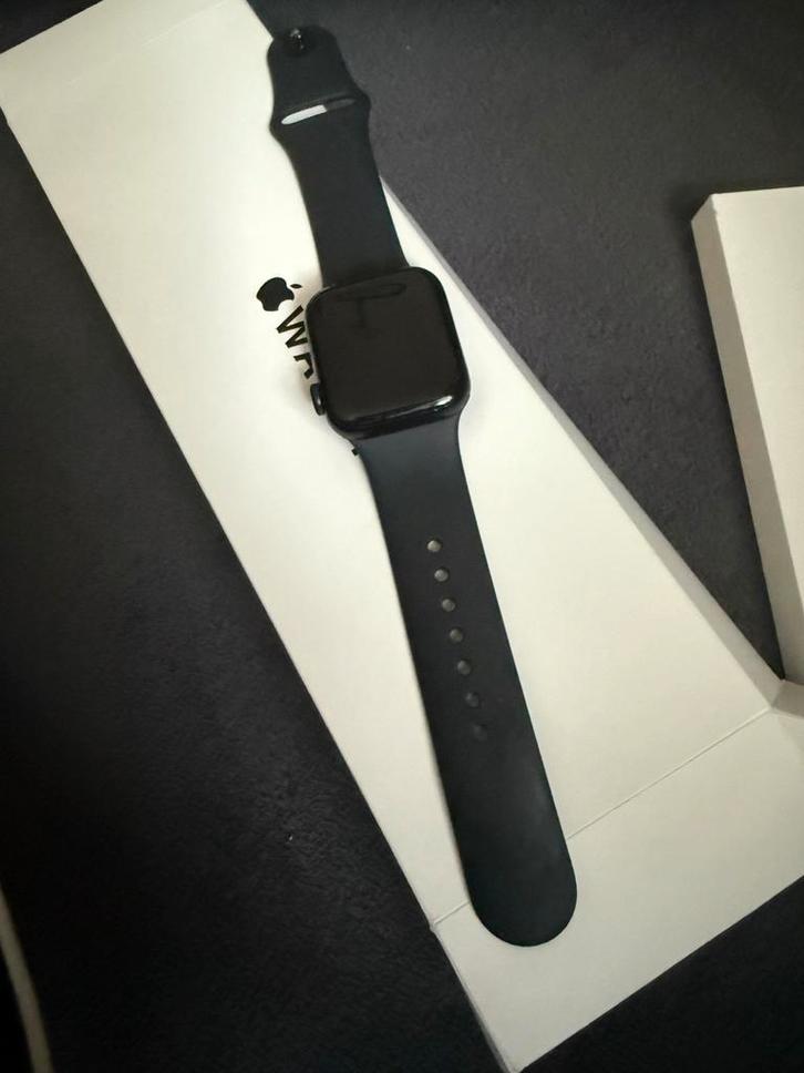 Apple watch SE (2e gen) 40 mm, Sieraden, Tassen en Uiterlijk, Smartwatches, Zo goed als nieuw, iOS, Zwart, Ophalen
