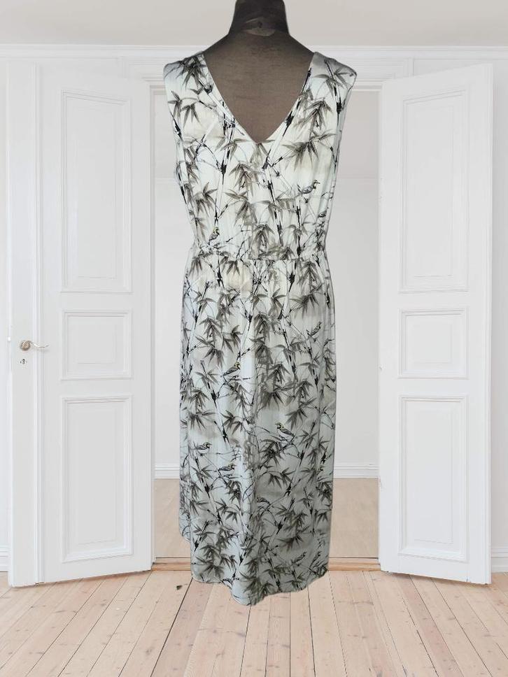 Jurk K-Design xl, Kleding | Dames, Jurken, Zo goed als nieuw, Maat 46/48 (XL) of groter, Onder de knie, Verzenden