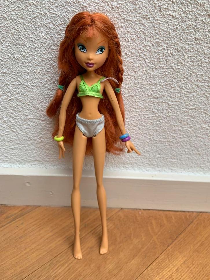 Winx Club Bloom Beach, Verzamelen, Poppen, Zo goed als nieuw, Fashion Doll, Ophalen of Verzenden