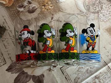 Set 4 vintage mickey Mouse glazen ( Disney ) beschikbaar voor biedingen
