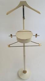 Vintage dressboy, Ophalen