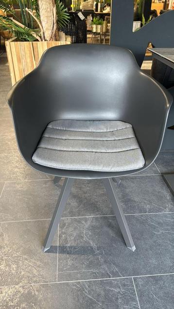 4 Seasons Outdoor Diningstoel Solid matt carbon beschikbaar voor biedingen