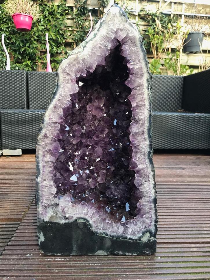 Amethist geode (12) van 35,3 kg Afgeprijsd!!!, Verzamelen, Mineralen en Fossielen, Mineraal, Ophalen of Verzenden