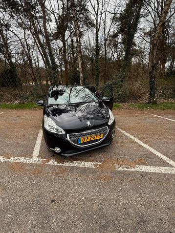 Peugeot 208 1.6 VTI 88KW/120PK 5-D 2012 Zwart beschikbaar voor biedingen
