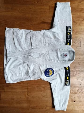 Judo pak, jas maat 120 en 140. Broek maat 120 beschikbaar voor biedingen