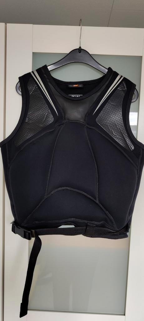 Magic Marine Pro Neo maat XS/S, Watersport en Boten, Watersportkleding, Zo goed als nieuw, Reddingsvest of Zwemvest, Kind, Ophalen of Verzenden