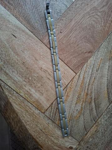 r.v.s. schakelarmband beschikbaar voor biedingen