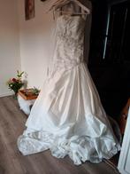 Elegante trouwjurk met sleep en hoepel, Ophalen, Trouwjurk, Wit, Onbekend