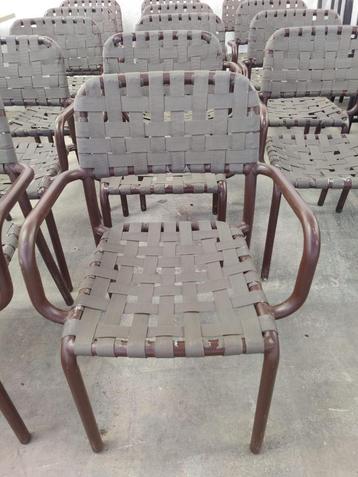 14 Terrasstoelen beschikbaar voor biedingen