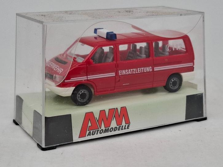 VW T4 personenbus brandweer - AWM 1/87, Hobby en Vrije tijd, Modelauto's | 1:87, Zo goed als nieuw, Auto, AWM, Verzenden