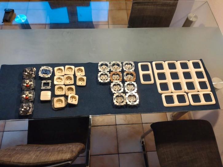 Partij busch Jaeger inbouw componenten, Doe-het-zelf en Verbouw, Elektra en Kabels, Nieuw, Stopcontact, Ophalen of Verzenden