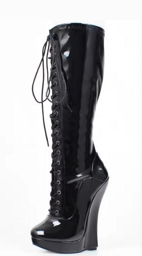Prachtige sleehak laarzen, tm 46, Kleding | Dames, Schoenen, Nieuw, Hoge laarzen, Verzenden