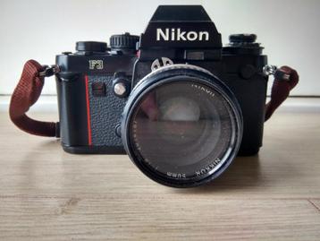 Nikon F3 met lens en tas beschikbaar voor biedingen