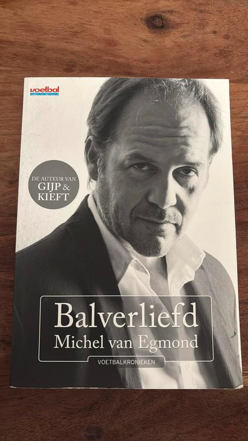 Michel van Egmond - Balverliefd, Boeken, Sportboeken, Gelezen, Balsport, Ophalen of Verzenden