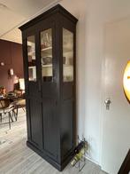Donkerbruine houten kast met glazen deuren, Ophalen, Gebruikt, 100 tot 150 cm, 150 tot 200 cm