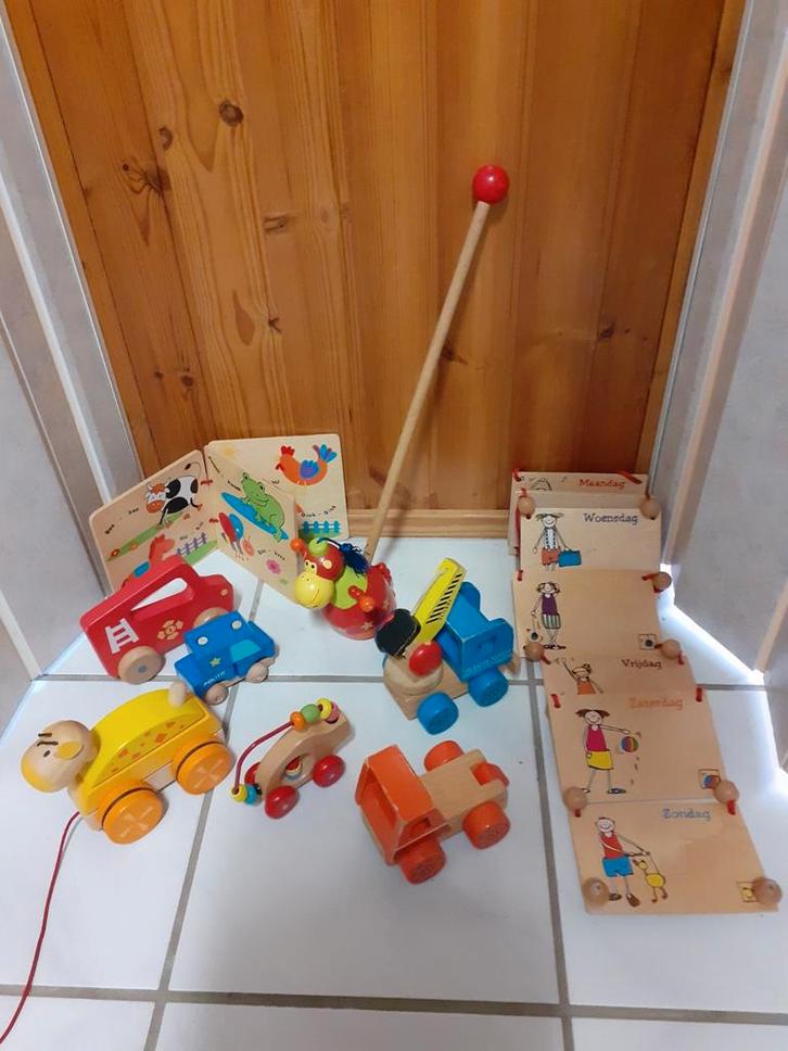 Houten speelgoed  met o.a. Auto's enz, Kinderen en Baby's, Speelgoed | Houten speelgoed, Ophalen of Verzenden