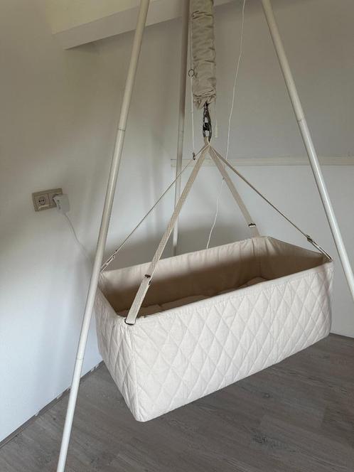 Moonboon Essential Bundle | compleet met bluetooth motor, Kinderen en Baby's, Babywiegjes en Ledikanten, Zo goed als nieuw, Wieg