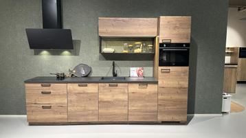 Nette Showroom Keuken, Havanna Eiken. beschikbaar voor biedingen