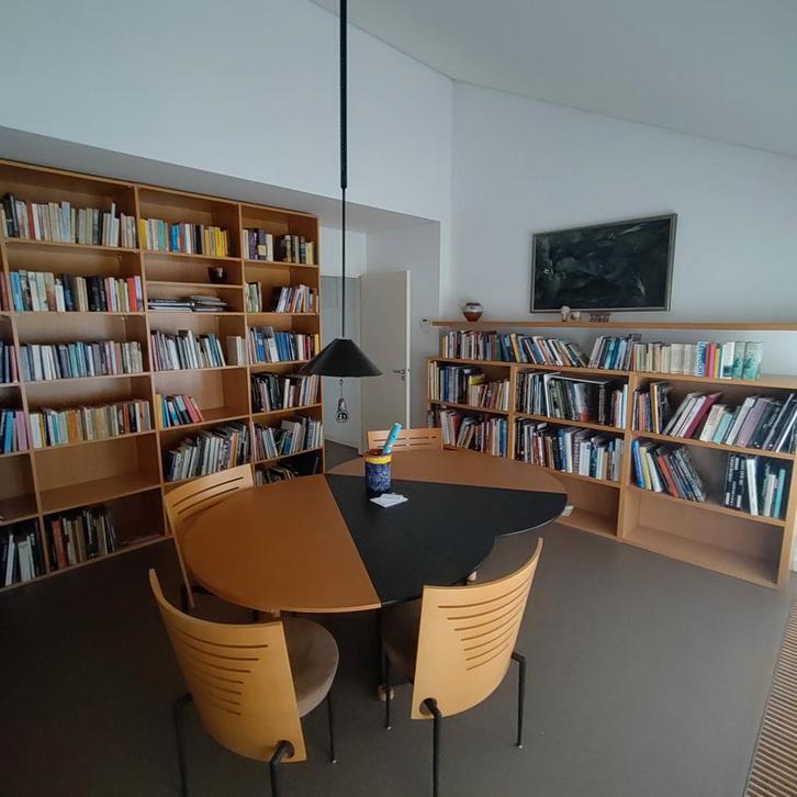 Eetkamer of vergadertafel set (+lamp), Huis en Inrichting, Tafels | Eettafels, Zo goed als nieuw, 100 tot 150 cm, Rond, Metaal