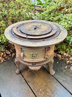 Oude roestige stoof op pootjes, Ophalen of Verzenden