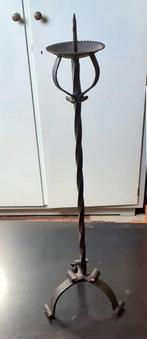 Hoge gietijzeren kandelaar, Ophalen, Overige materialen