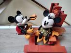 Mickey Mouse building a building, Verzamelen, Ophalen, Mickey Mouse, Zo goed als nieuw, Beeldje of Figuurtje