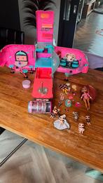 LOL camper met toebehoren, Kinderen en Baby's, Speelgoed | Poppenhuizen, Ophalen, Zo goed als nieuw, Toebehoren