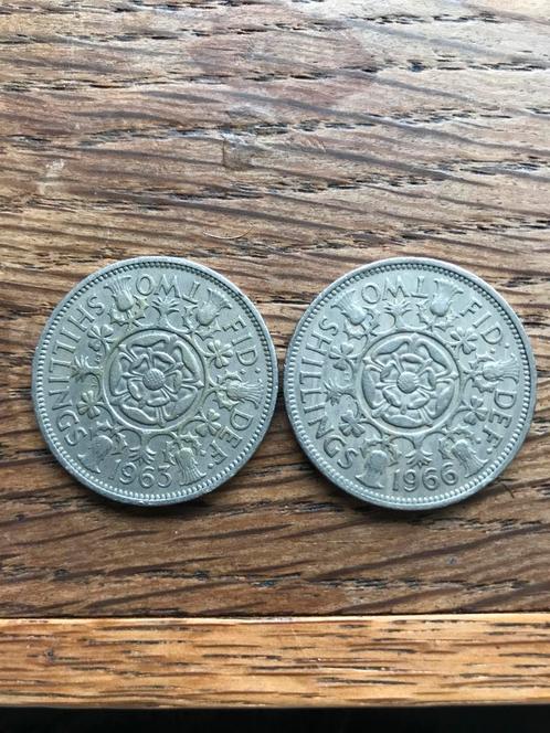 Two Shillings (Florin) van koningin Elizabeth II 	2x, Postzegels en Munten, Munten | Europa | Niet-Euromunten, Overige landen