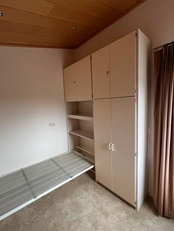 Lundia Kast met Deuren & Laden beschikbaar voor biedingen