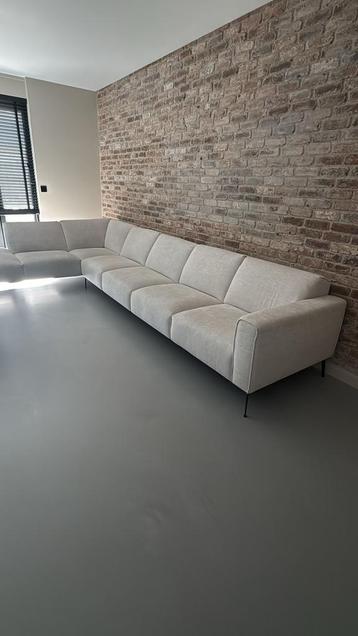 Hoekbank Romi 391 cm x 79 cm x 220 cm beschikbaar voor biedingen