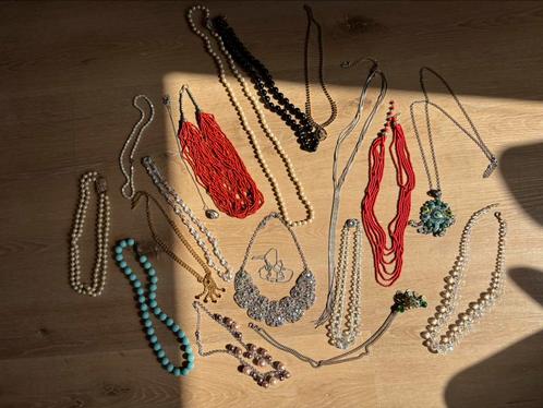 VEEL VINTAGE EN BOHO SIERADEN, Sieraden, Tassen en Uiterlijk, Kettingen, Gebruikt, Overige materialen, Overige kleuren, Ophalen of Verzenden