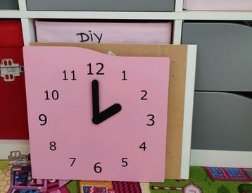 Kallax Inzet Klok - Roze Kinderkamer Decoratie beschikbaar voor biedingen