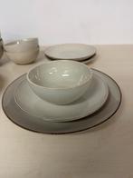 Beige Borden Set - Compleet Servies, Ophalen, Zo goed als nieuw, Effen, Aardewerk