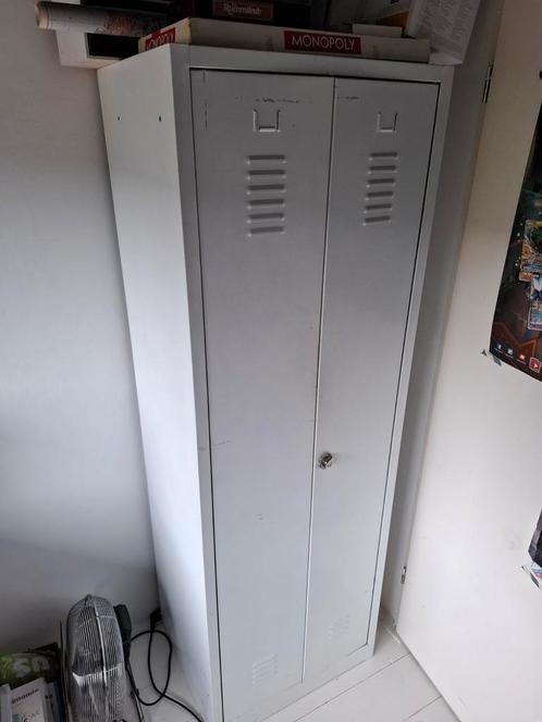 Stalen Lockerkast - Lichtgrijs - Nette Staat!, Huis en Inrichting, Kasten | Lockerkasten, Zo goed als nieuw, Ophalen