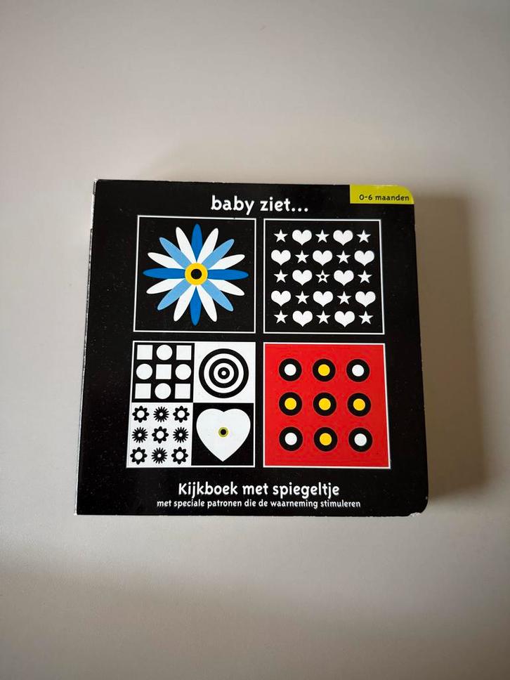 Baby Ziet Kijkboek met Spiegeltje - 0-6 maanden, Boeken, Kinderboeken | Baby's en Peuters, Zo goed als nieuw, 0 tot 6 maanden