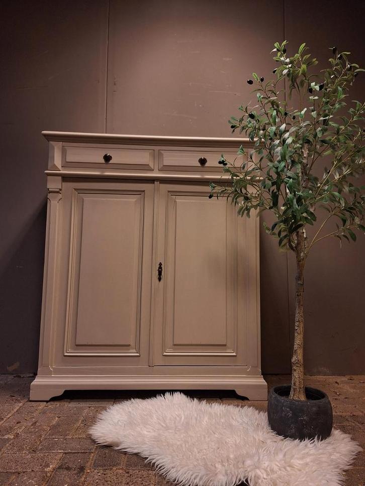 Taupe meidenkast dressoir bezorgen mogelijk, Huis en Inrichting, Kasten | Overige, Zo goed als nieuw, Ophalen of Verzenden