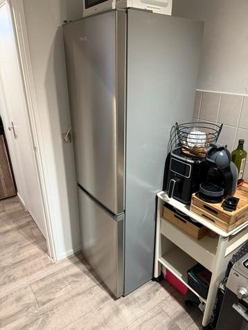 RVS Koelkast met Vriesvak beschikbaar voor biedingen