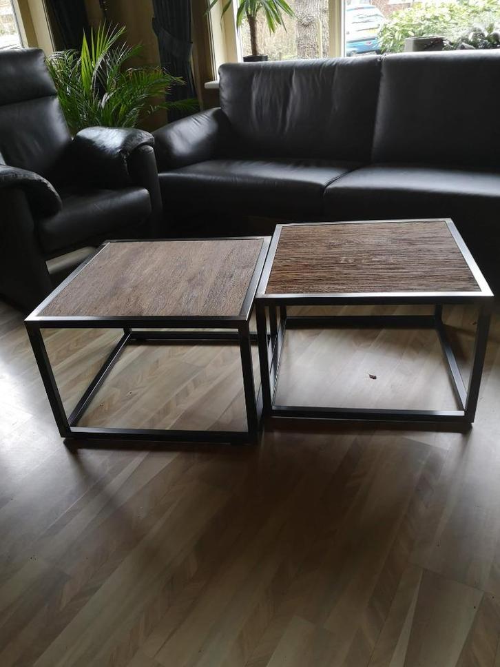 Bijzettafel (2x), Huis en Inrichting, Tafels | Bijzettafels, Zo goed als nieuw, Vierkant, Minder dan 45 cm, 55 tot 75 cm, Hout