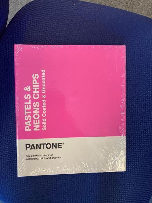Pastels & Neons Chips - solid coated & uncoated, Boeken, Kunst en Cultuur | Fotografie en Design, Nieuw, Techniek, Ophalen