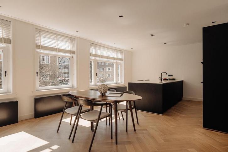 Westwing Oscar ovale eettafel van mangohout, Huis en Inrichting, Tafels | Eettafels, Zo goed als nieuw, 50 tot 100 cm, 200 cm of meer
