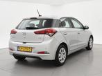 Hyundai i20 1.0 T-GDI + NAVIGATIE | CAMERA | DAB | CLIMATE |, Auto's, Voorwielaandrijving, Gebruikt, Euro 6, 23 km/l