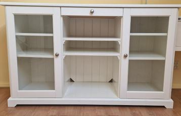 Wit IKEA dressoir, type HEMNES beschikbaar voor biedingen