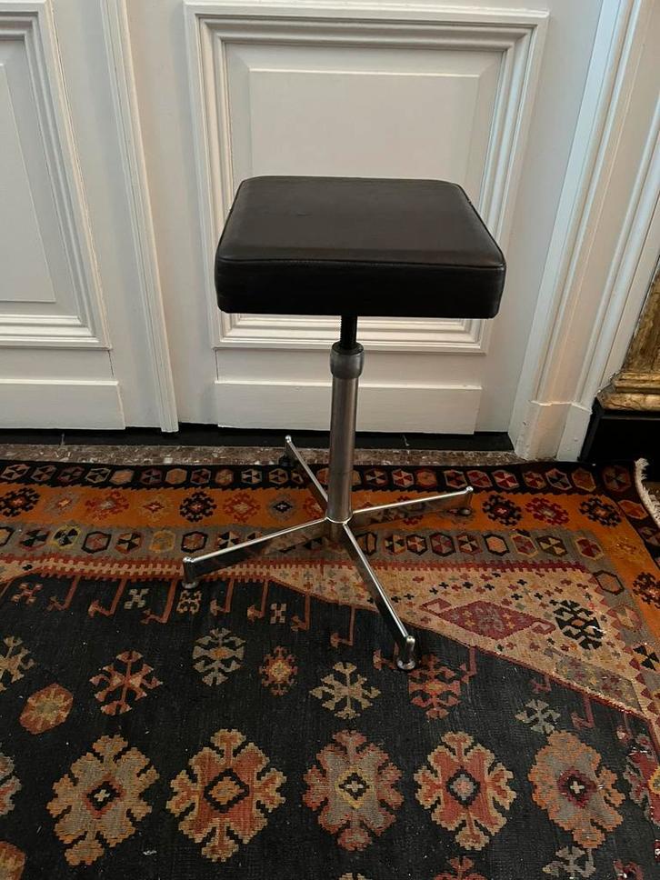 VINTAGE KRUK CHROOM VIERKANTE ZIT AUTHENTIEK, Huis en Inrichting, Krukjes, Gebruikt, Hout, Ophalen of Verzenden