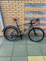 Giant Revolt Advanced 1 2023 - Gereviseerd! M/L, 28 inch, Gebruikt, Carbon, 10 tot 15 versnellingen