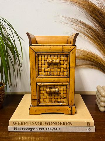 Mooi vintage klein rotan ladekastje bamboo bamboe 2 lades beschikbaar voor biedingen