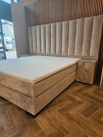 Nieuwe boxspring direct op te halen‼️eric kuster bed beschikbaar voor biedingen