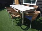 Hard houten tuintafel en 6 kunststof rotan stoelen, Ophalen of Verzenden, Zo goed als nieuw