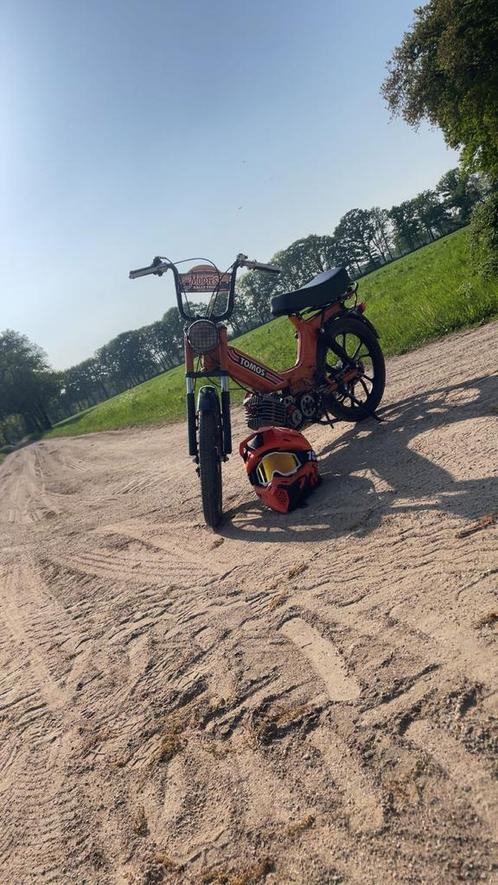 Mooie tomos 74cc italkit, Fietsen en Brommers, Brommers | Tomos, Zo goed als nieuw, Ophalen